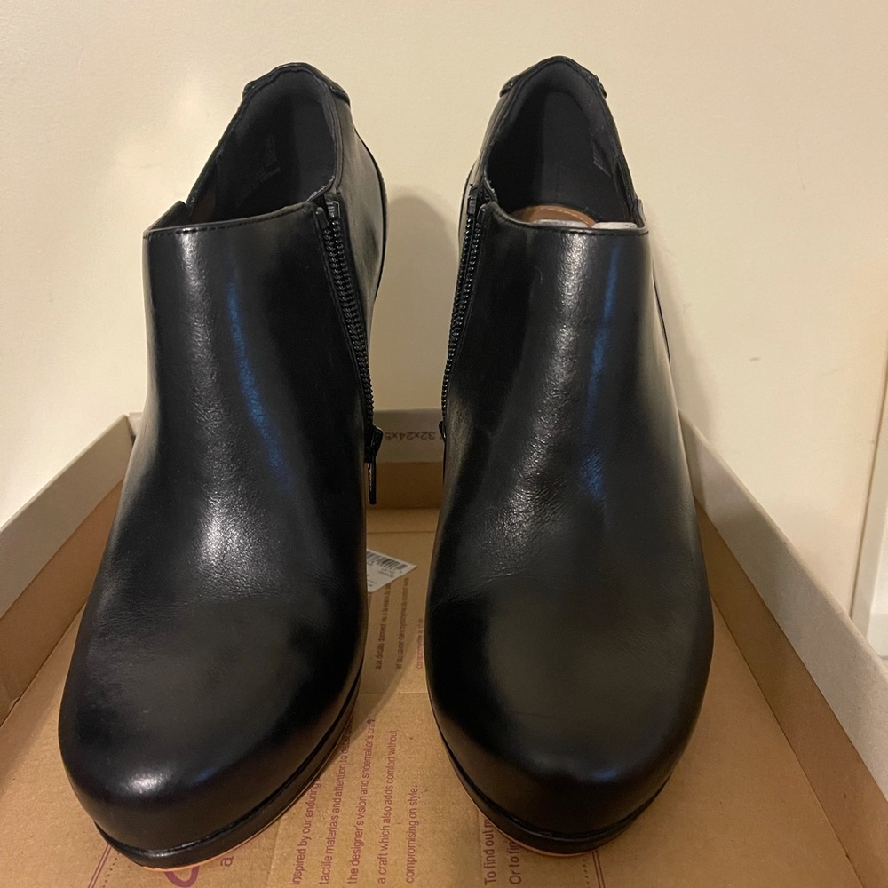 Clarks womens booties